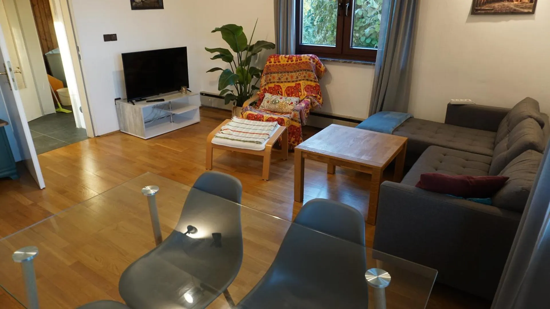 2 Zimmer Wohnung Mit Traumhaftem Blick In Die Natur Neustadt bei Coburg 0*,  Germany